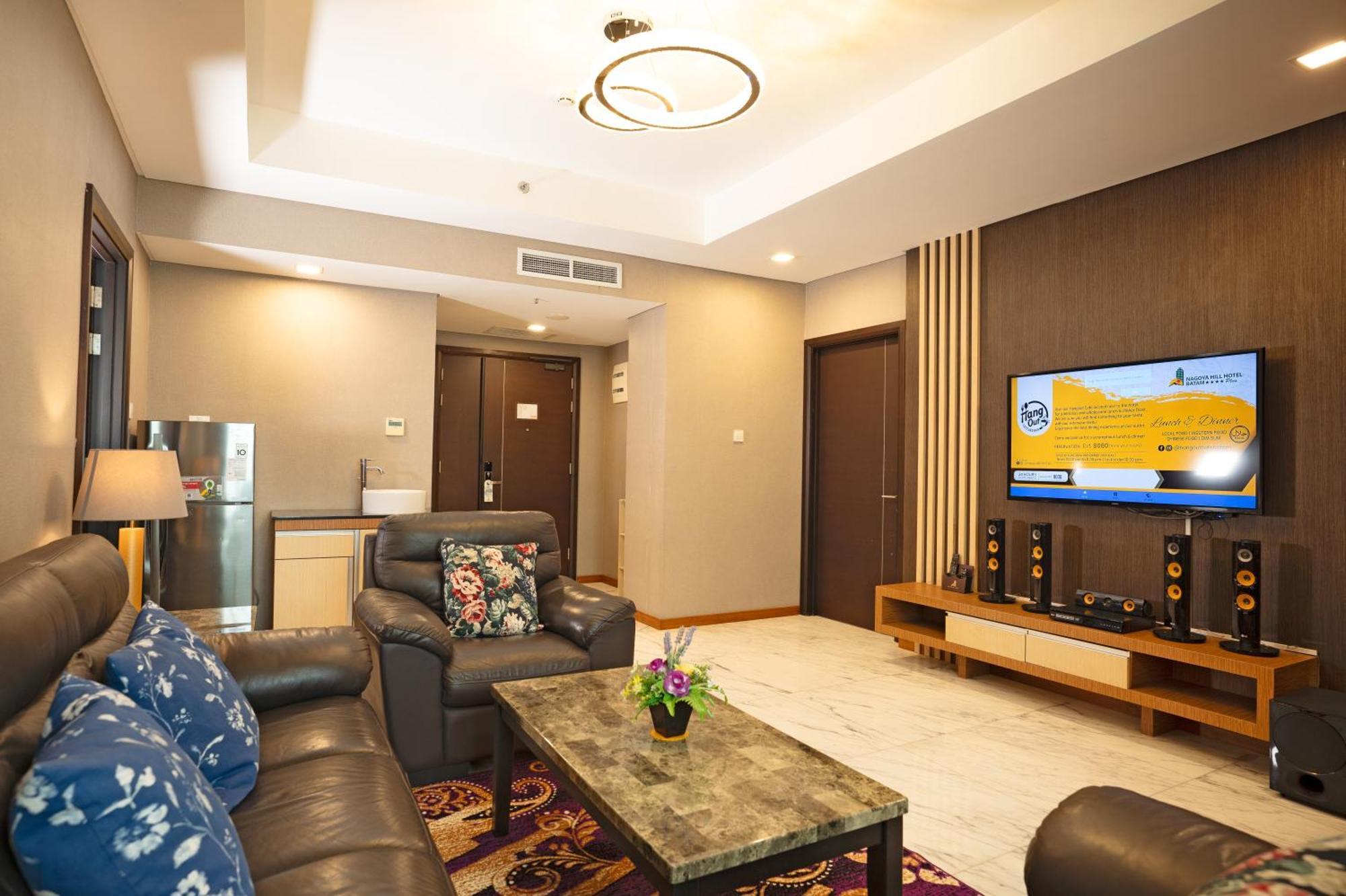 Nagoya Hill Hotel Batam Buitenkant foto
