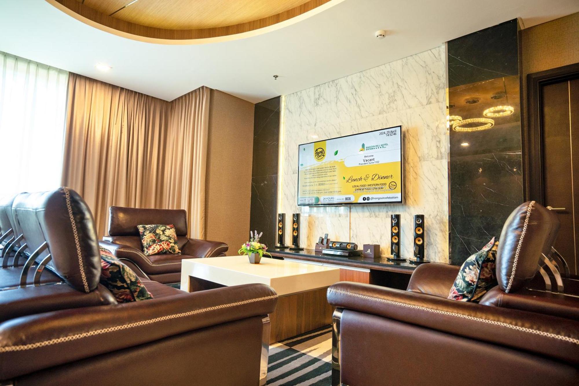 Nagoya Hill Hotel Batam Buitenkant foto