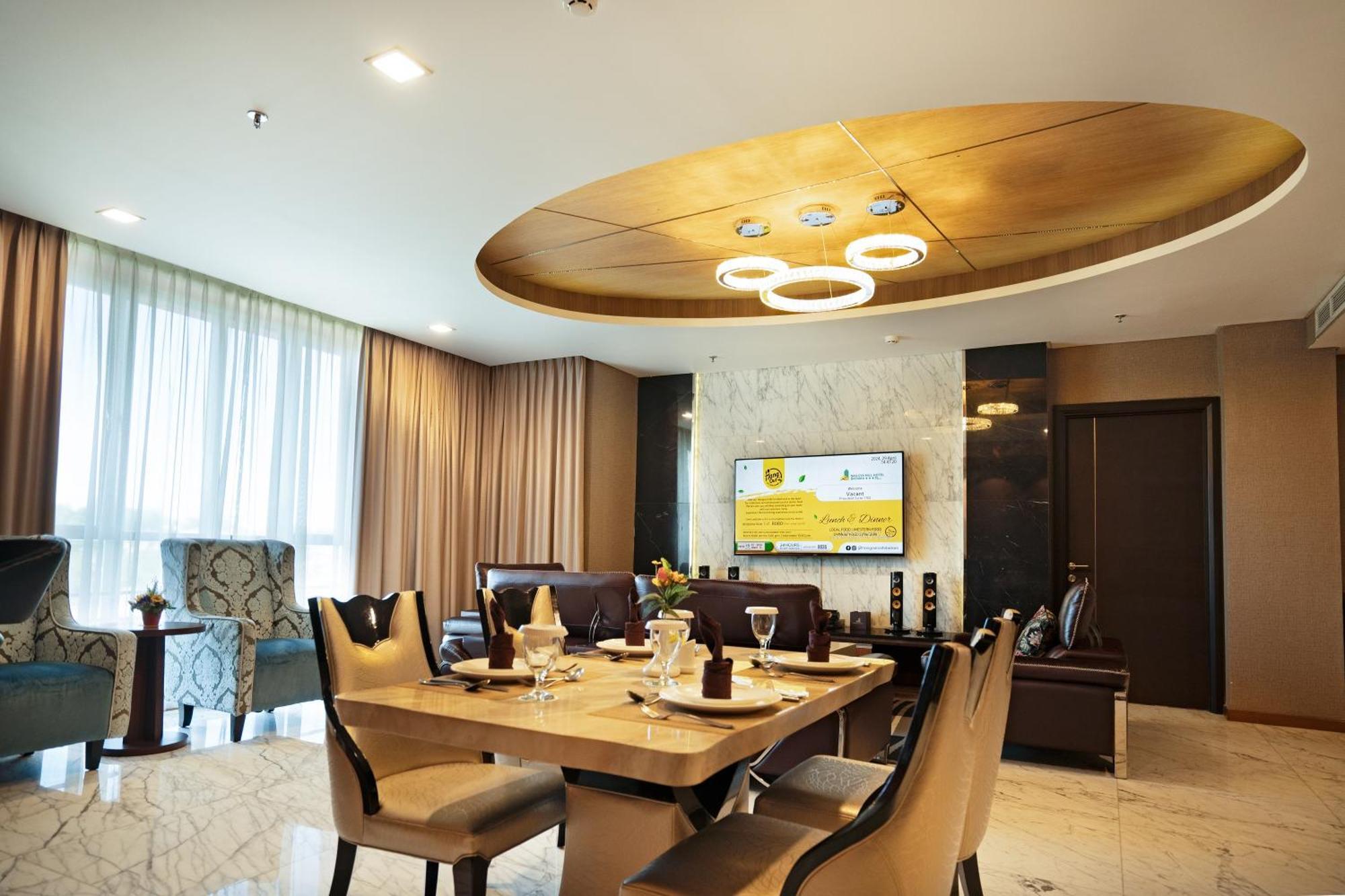 Nagoya Hill Hotel Batam Buitenkant foto