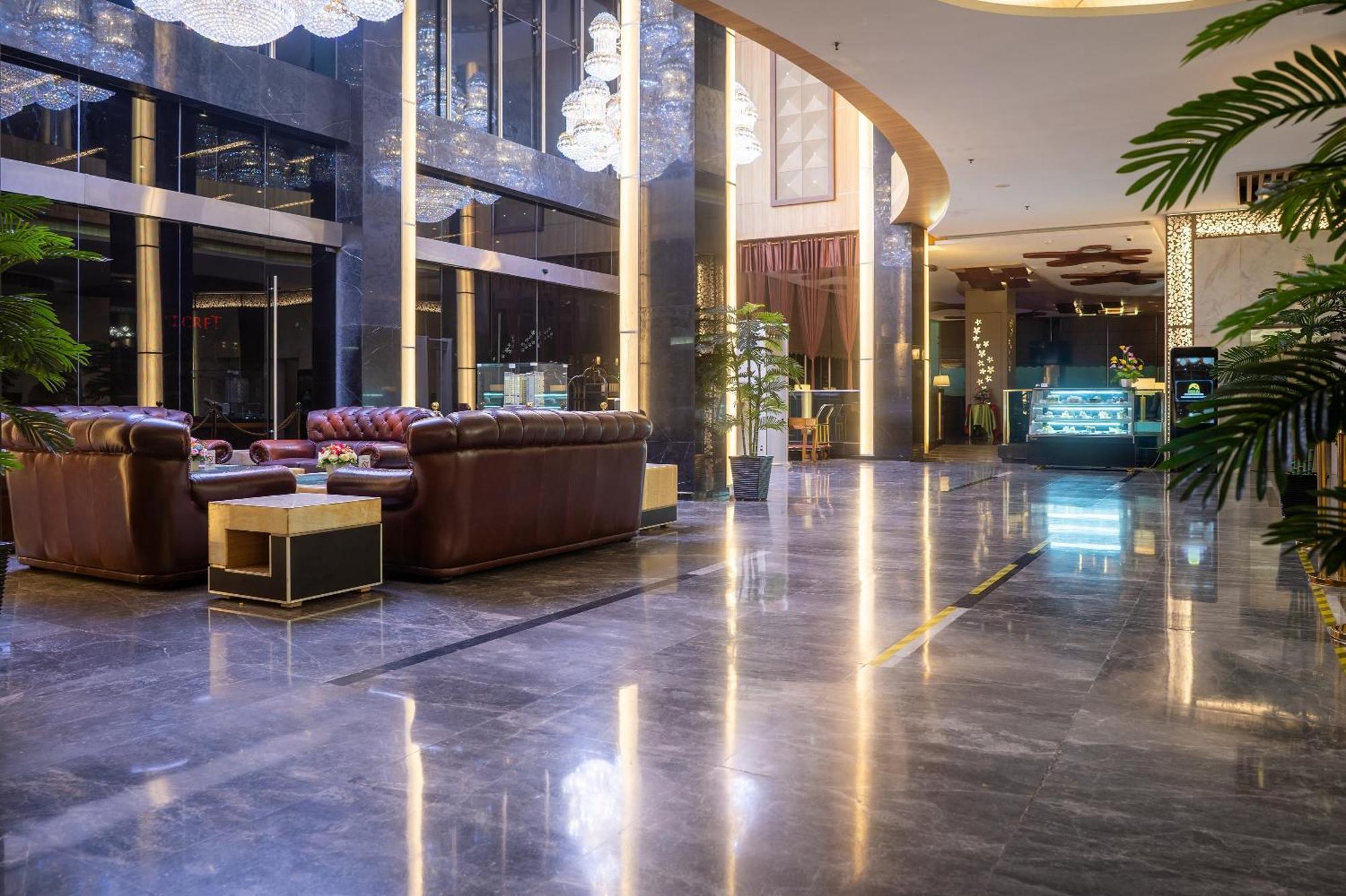 Nagoya Hill Hotel Batam Buitenkant foto