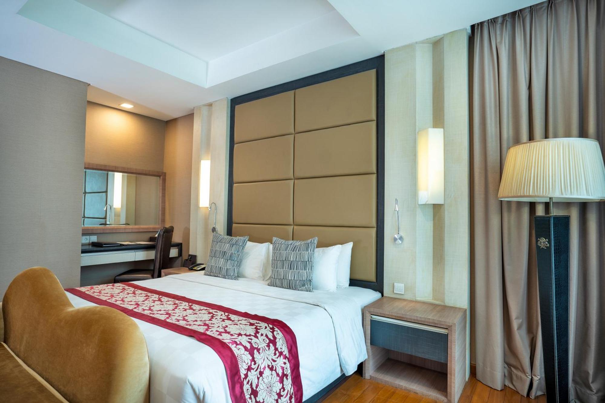 Nagoya Hill Hotel Batam Buitenkant foto