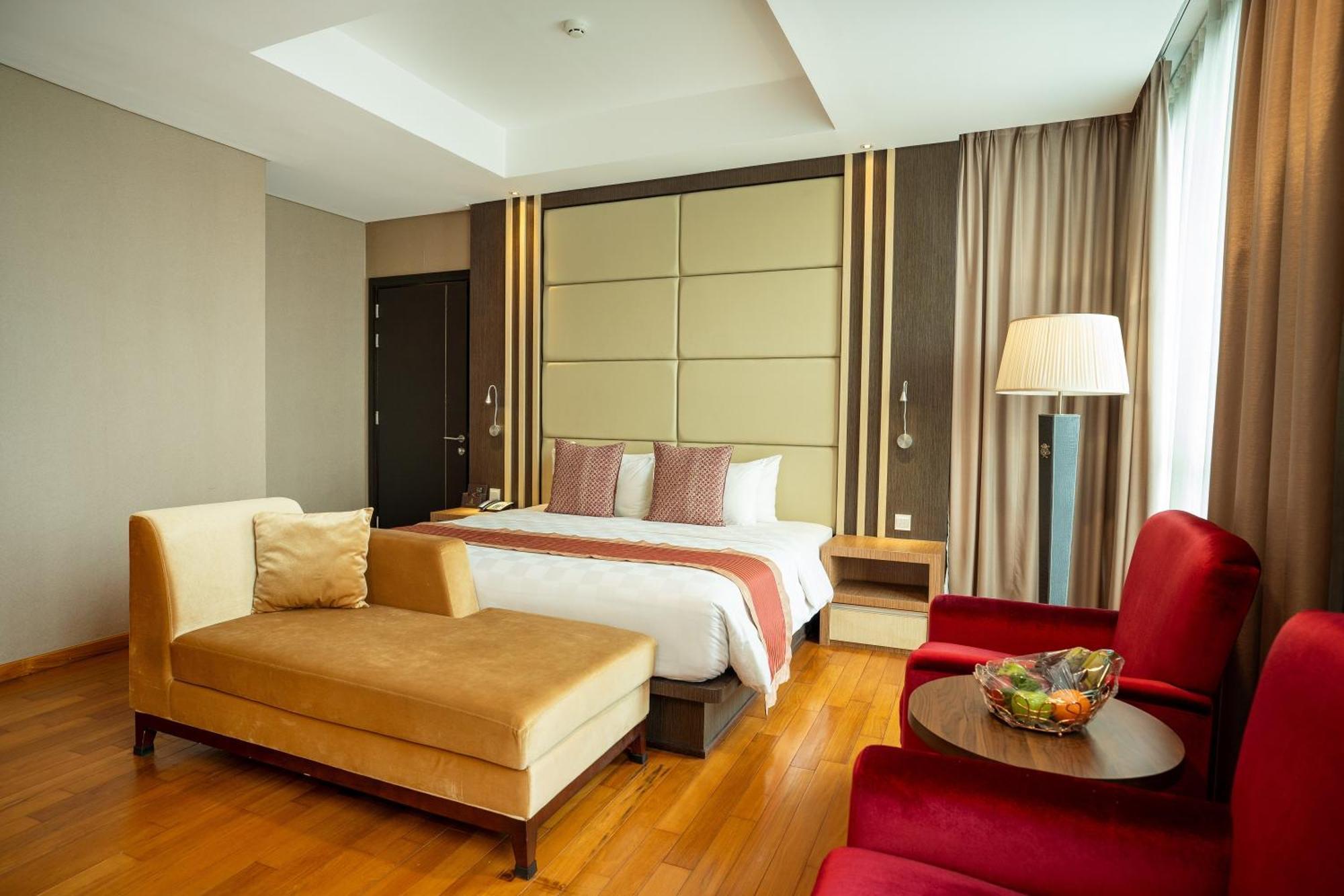 Nagoya Hill Hotel Batam Buitenkant foto