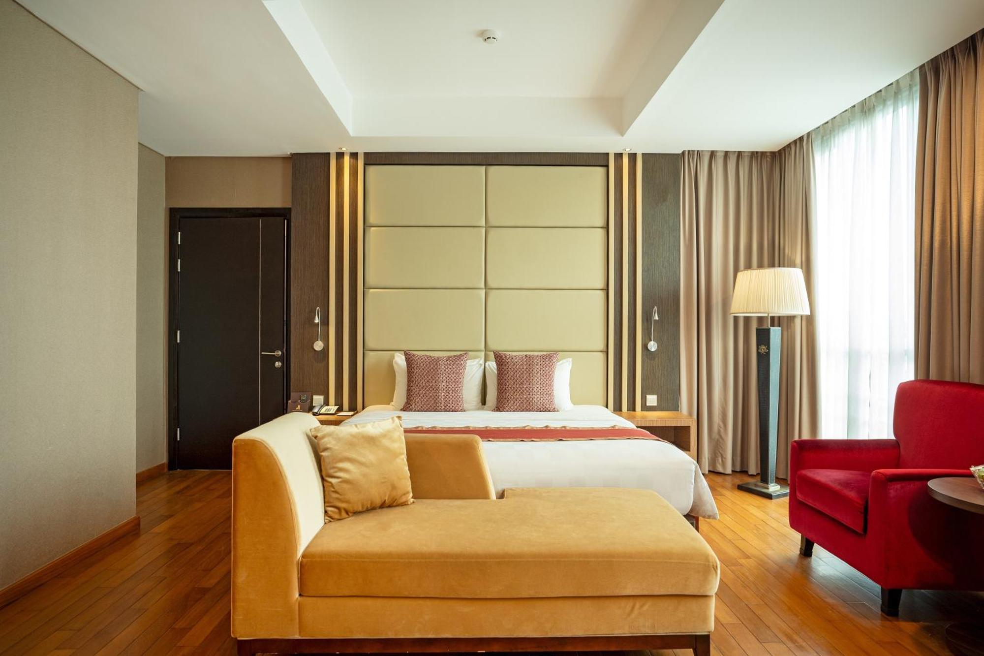 Nagoya Hill Hotel Batam Buitenkant foto