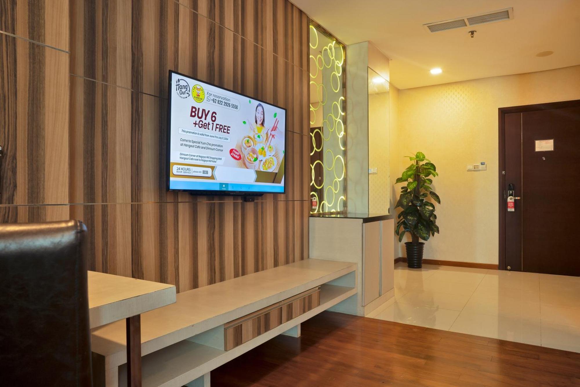 Nagoya Hill Hotel Batam Buitenkant foto