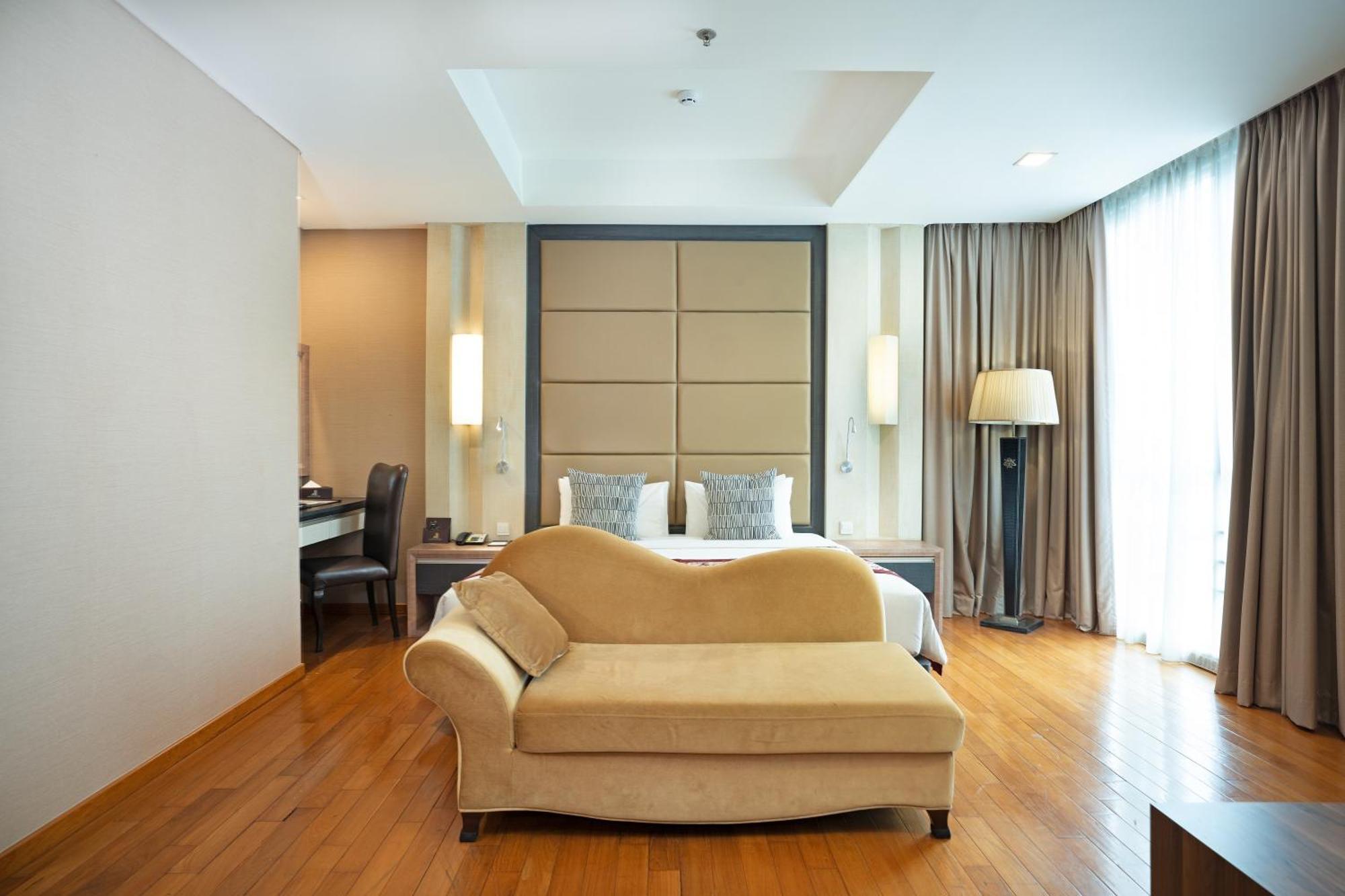Nagoya Hill Hotel Batam Buitenkant foto
