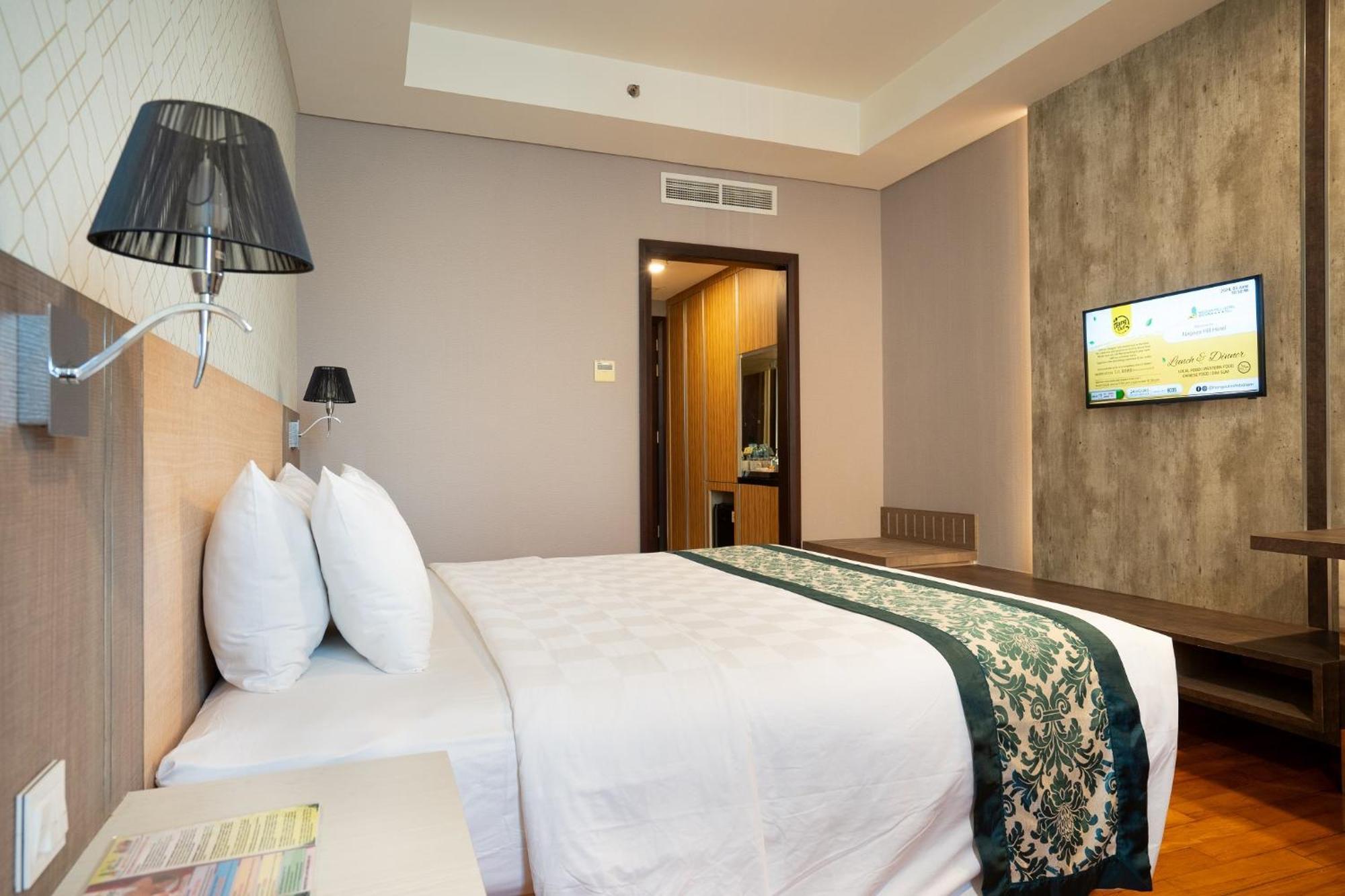 Nagoya Hill Hotel Batam Buitenkant foto