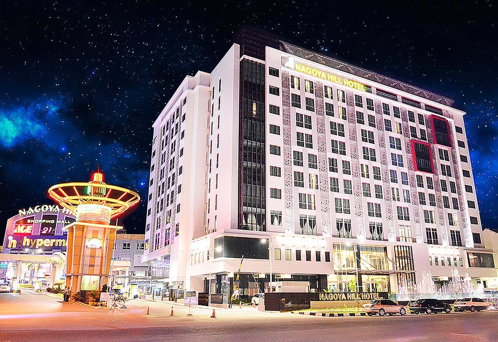 Nagoya Hill Hotel Batam Buitenkant foto