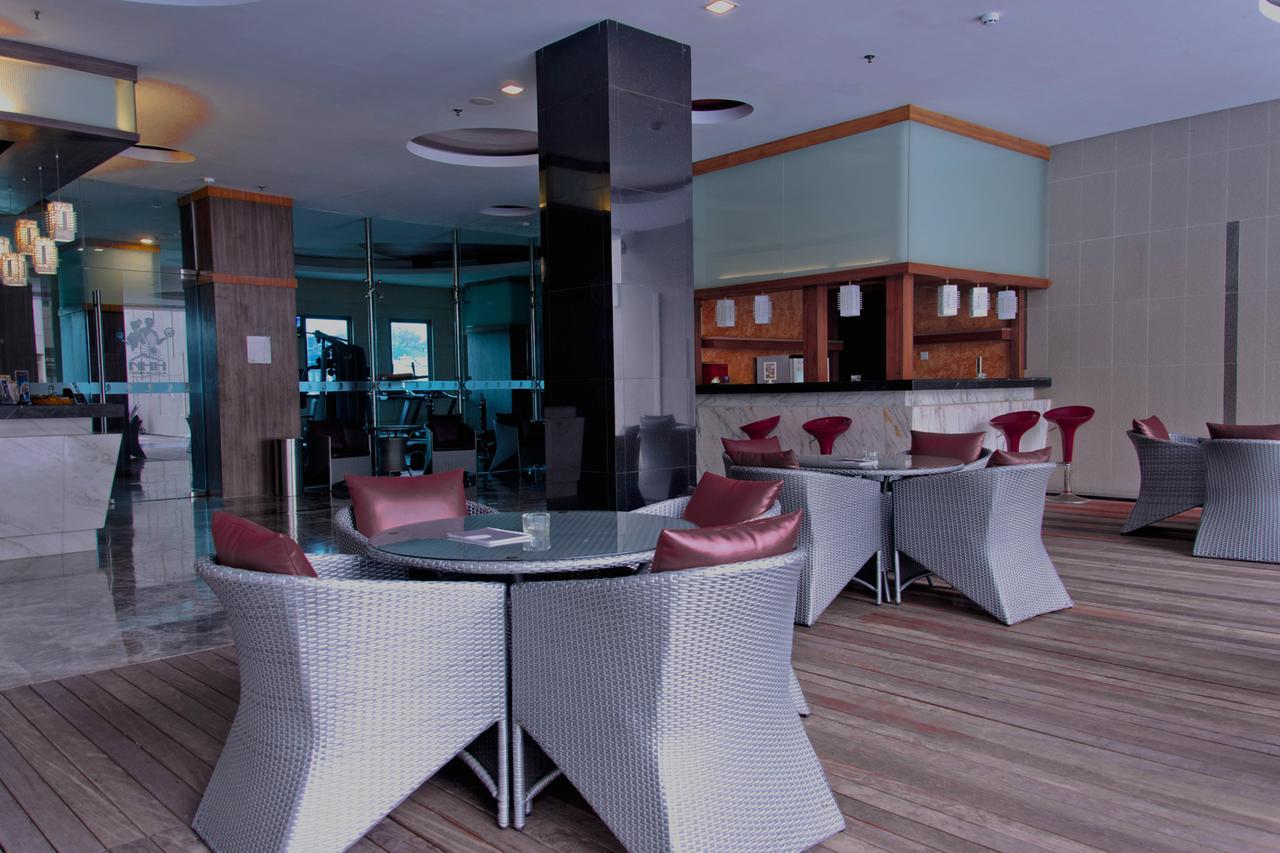 Nagoya Hill Hotel Batam Buitenkant foto